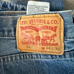 Levi's 541 jeans size W34 L30 red tab